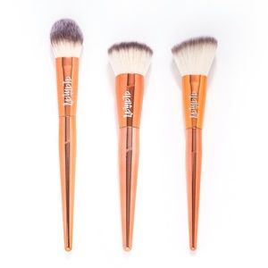 Alamar cosmetics complexion brush trio🥰